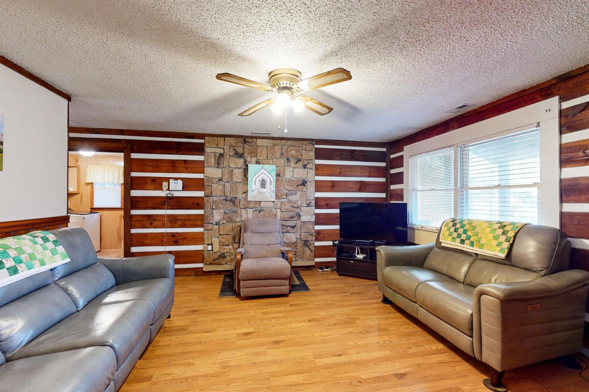 2 Bed 2 Bath Vacation In Ii Whittier